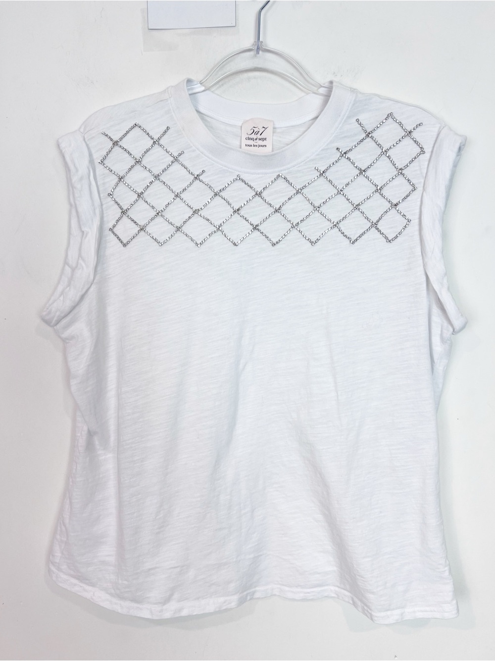 CINQ A SEPT WHITE SLEEVELESS MUSCLE TEE DIAMOND RHINESTONE PATTERN SZ LARGE